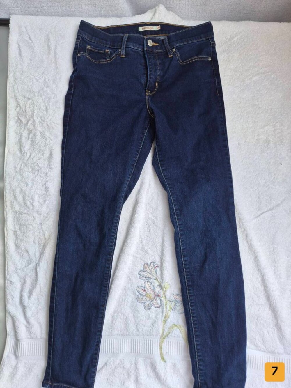 Levi's Shaping Skinny Jeans Size 29 dark blue